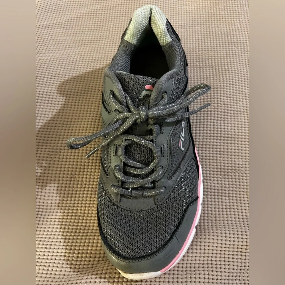 EUC Woman’s Fila Gray Lace-Up Sneakers with mint green and pink details size 9